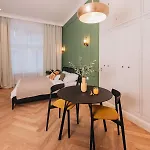 Luxury Design At Old Town Square With Air Condition Prag