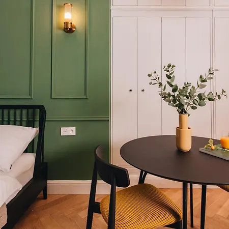 Luxury Design At Old Town Square With Air Condition