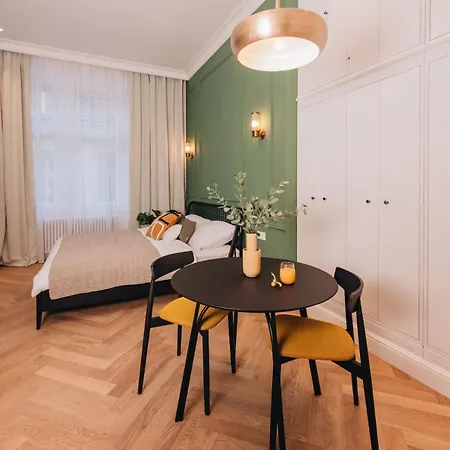 Luxury Design At Old Town Square With Air Condition 프라하