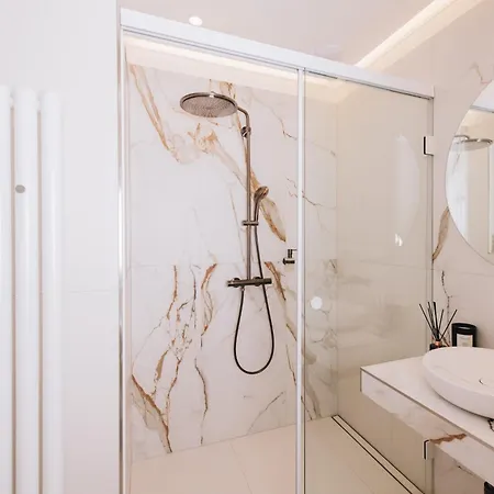 Luxury Design At Old Town Square With Air Condition Appartamento